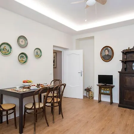 Vaticanestrome Elegant 4-bedroom In Near Vatican- Rome